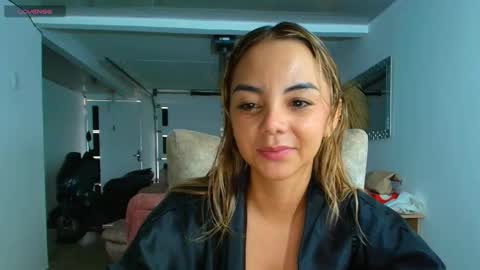 Hello im lady nice to meet you  online show from 22, 10, 2025