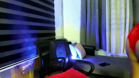 Snapshot of ladyfox_95 chatting on 26, 5, 2026 ask me online show from 26, 5, 2026
