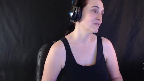 LadySlate online show from 1, 2, 2025