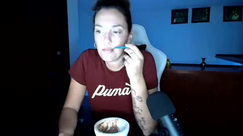 Snapshot of ladysusurros chatting on 26, 10, 2025 ladysusurros online show from 26, 10, 2025