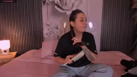 Lady  online show from 15, 7, 2026