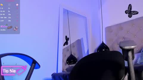 lahiam_smiiith online show from 15, 2, 2025