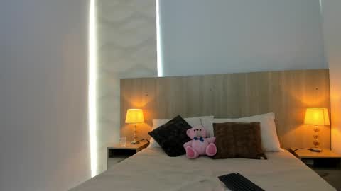 Laia Cruz online show from 30, 10, 2025