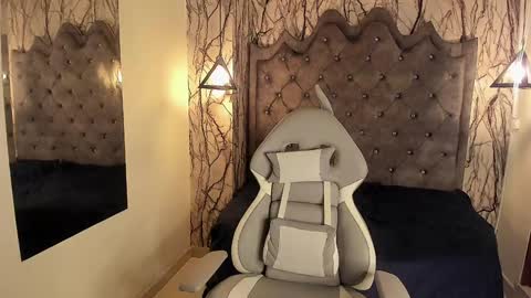 Laia online show from 17, 12, 2024