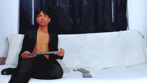 Snapshot of laisy_fox chatting on 2, 1, 2025 Laisy fox online show from 2, 1, 2025