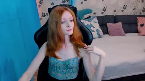 Snapshot of laksmrrr chatting on 11, 10, 2025 Lu Alex online show from 11, 10, 2025