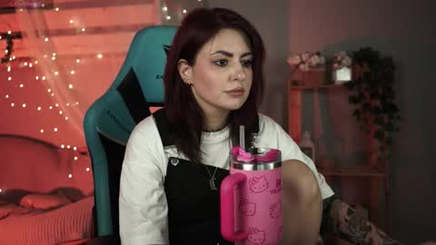 just call me Lana  and her security online show from 24, 9, 2025