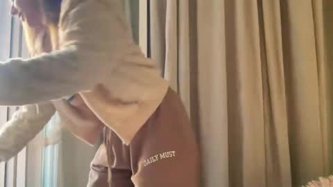 Lana online show from 9, 3, 2026