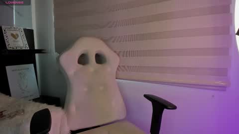 lanna_as online show from 6, 3, 2025