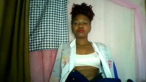 Snapshot of lara_belle chatting on 31, 5, 2026 lara_belle online show from 31, 5, 2026