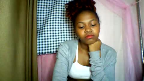 Snapshot of lara_belle chatting on 9, 6, 2026 lara_belle online show from 9, 6, 2026