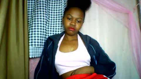 Snapshot of lara_belle chatting on 13, 6, 2026 lara_belle online show from 13, 6, 2026