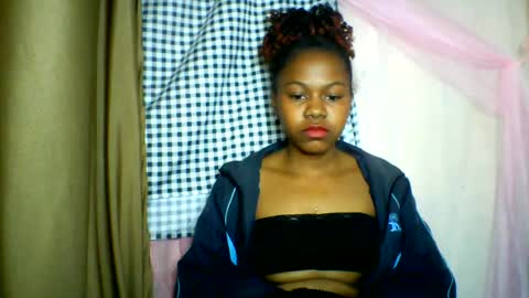 Snapshot of lara_belle chatting on 1, 7, 2026 lara_belle online show from 1, 7, 2026