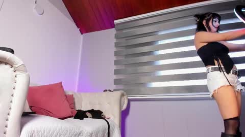 Snapshot of lara_reynolds_ chatting on 26, 2, 2026 lara_reynolds_ online show from 26, 2, 2026