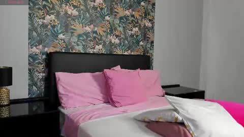 Snapshot of laraamosx chatting on 1, 7, 2026 laraamosx online show from 1, 7, 2026