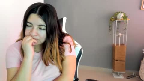 Lara online show from 6, 6, 2026