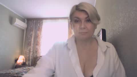 laramrs online show from 17, 5, 2026