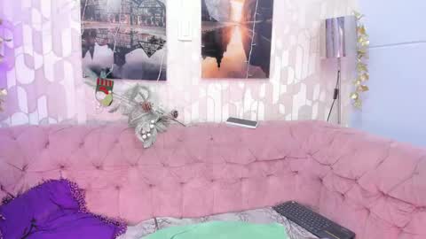 Lara Murphy online show from 12, 12, 2024