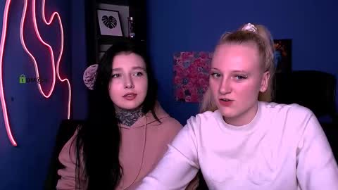 Snapshot of laratiz chatting on 13, 11, 2025 laratiz online show from 13, 11, 2025