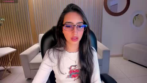 Larisa Smirnov online show from 22, 10, 2025