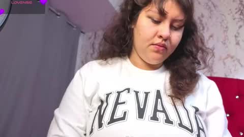 Snapshot of larissa_antonella chatting on 6, 10, 2025 larissa_antonella online show from 6, 10, 2025
