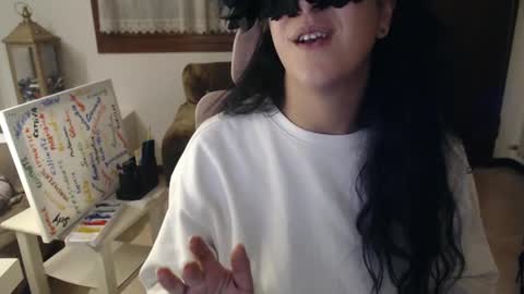 Snapshot of lasolitaauri chatting on 1, 3, 2025 Auri online show from 1, 3, 2025