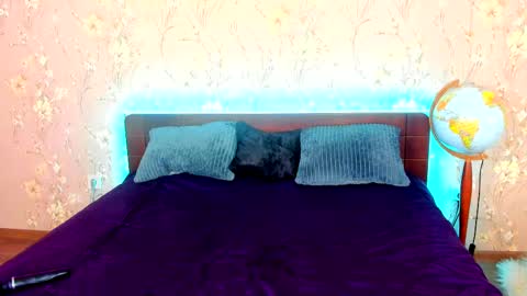 LassCherry18 online show from 24, 2, 2025