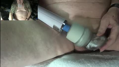 Latexblade online show from 17, 11, 2025