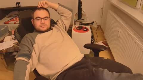 Snapshot of latexboy893 chatting on 26, 11, 2025 latexboy893 online show from 26, 11, 2025