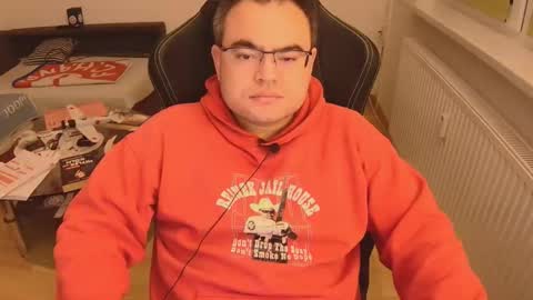 Snapshot of latexboy893 chatting on 1, 12, 2025 latexboy893 online show from 1, 12, 2025