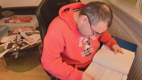 Snapshot of latexboy893 chatting on 4, 12, 2025 latexboy893 online show from 4, 12, 2025