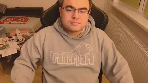 Snapshot of latexboy893 chatting on 19, 12, 2025 latexboy893 online show from 19, 12, 2025