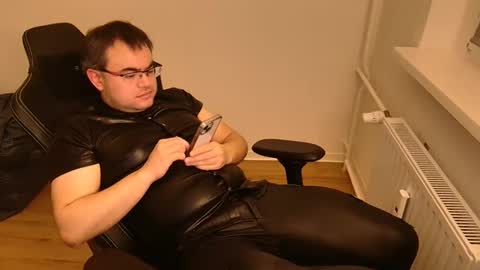 Snapshot of latexboy893 chatting on 27, 2, 2026 latexboy893 online show from 27, 2, 2026