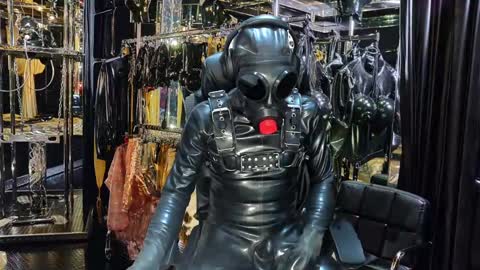 latexlover202 online show from 10, 1, 2025