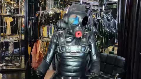 latexlover202 online show from 17, 11, 2025