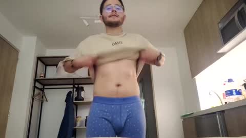 Snapshot of latin_edge chatting on 11, 3, 2025 Latin edge online show from 11, 3, 2025