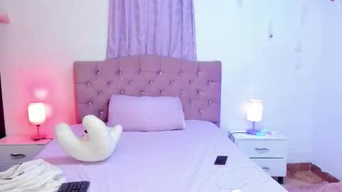 Snapshot of latinabombsheell chatting on 11, 11, 2025 Martina online show from 11, 11, 2025