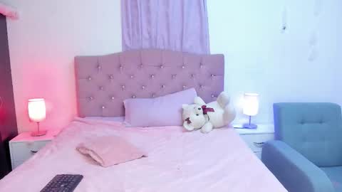 Snapshot of latinabombsheell chatting on 27, 11, 2025 Martina online show from 27, 11, 2025