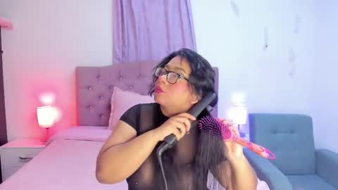 Snapshot of latinabombsheell chatting on 7, 1, 2026 Martina online show from 7, 1, 2026