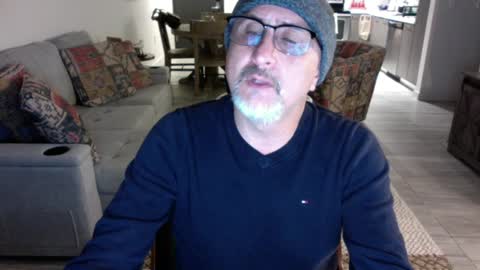 Snapshot of latinnous chatting on 4, 12, 2024 QS - INDEPENDENT MODEL online show from 4, 12, 2024