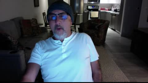 Snapshot of latinnous chatting on 23, 12, 2024 QS - INDEPENDENT MODEL online show from 23, 12, 2024