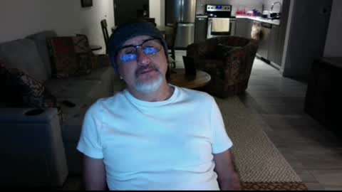 Snapshot of latinnous chatting on 24, 12, 2024 QS - INDEPENDENT MODEL online show from 24, 12, 2024