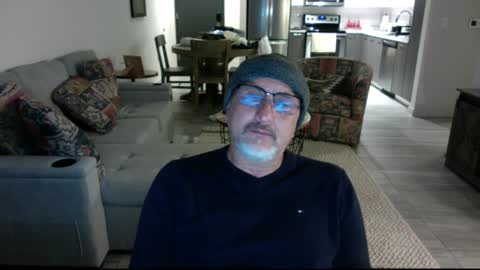 Snapshot of latinnous chatting on 16, 1, 2025 QS - INDEPENDENT MODEL online show from 16, 1, 2025