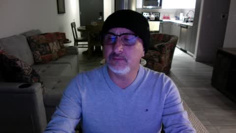 Snapshot of latinnous chatting on 19, 1, 2025 QS - INDEPENDENT MODEL online show from 19, 1, 2025