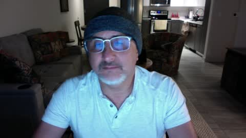 Snapshot of latinnous chatting on 22, 1, 2025 QS - INDEPENDENT MODEL online show from 22, 1, 2025