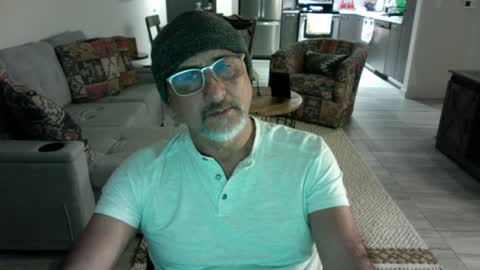 Snapshot of latinnous chatting on 31, 1, 2025 QS - INDEPENDENT MODEL online show from 31, 1, 2025