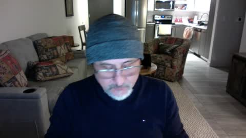 Snapshot of latinnous chatting on 1, 2, 2025 QS - INDEPENDENT MODEL online show from 1, 2, 2025