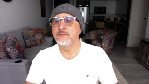 Snapshot of latinnous chatting on 2, 2, 2025 QS - INDEPENDENT MODEL online show from 2, 2, 2025