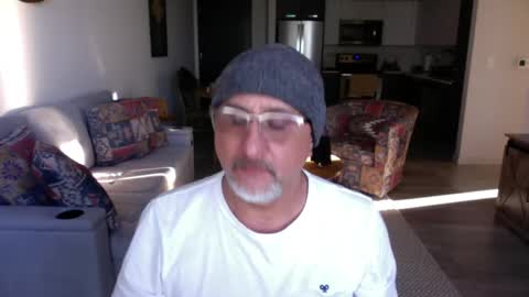 Snapshot of latinnous chatting on 9, 2, 2025 QS - INDEPENDENT MODEL online show from 9, 2, 2025