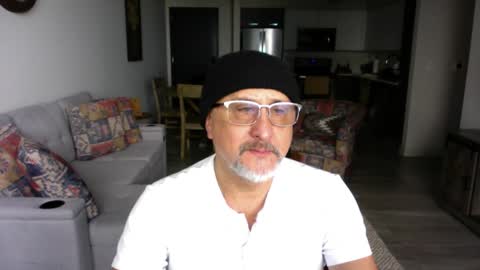 Snapshot of latinnous chatting on 16, 2, 2025 QS - INDEPENDENT MODEL online show from 16, 2, 2025